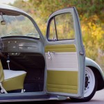 stance-is-everything-taylord-customs-slammed-beetle-interior-1